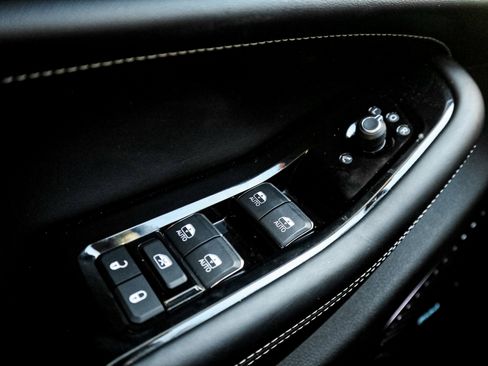 Used 2022 Jeep Grand Cherokee L Overland image 15