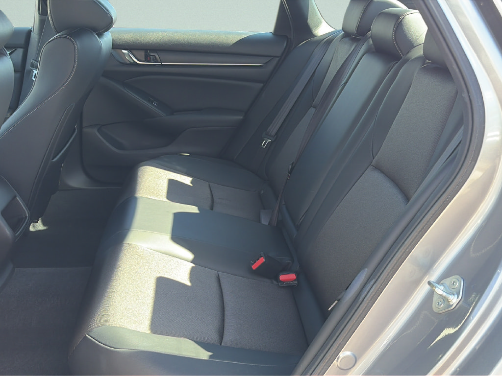 Used 2022 Honda Accord Sport image 11