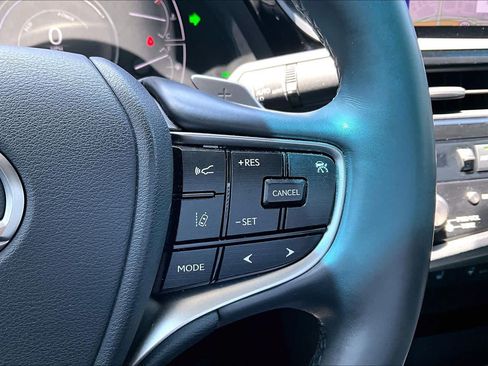 Used 2025 Lexus ES 300h w/ Premium Package FWD image 24
