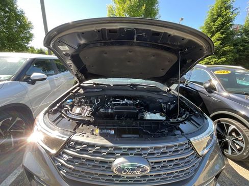 Used 2022 Ford Explorer XLT w/ Equipment Group 202A AWD/4WD image 27