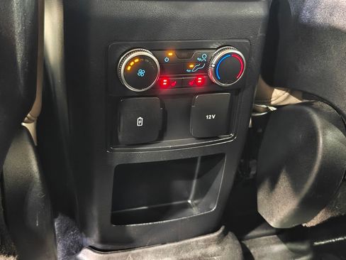 Used 2020 Ford Explorer XLT w/ Equipment Group 202A image 31