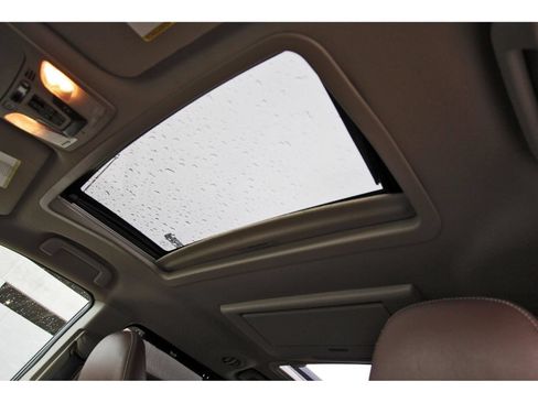 Used 2015 Toyota Sienna Limited Premium FWD image 30