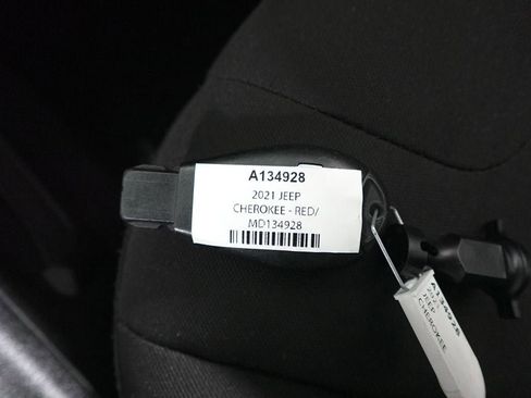 Used 2021 Jeep Cherokee Latitude image 31