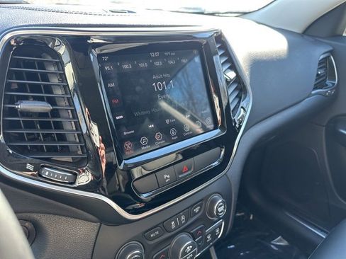 Used 2020 Jeep Cherokee Limited image 19