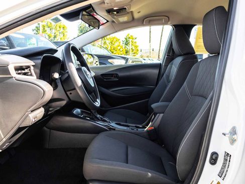 Certified 2025 Toyota Corolla LE image 12