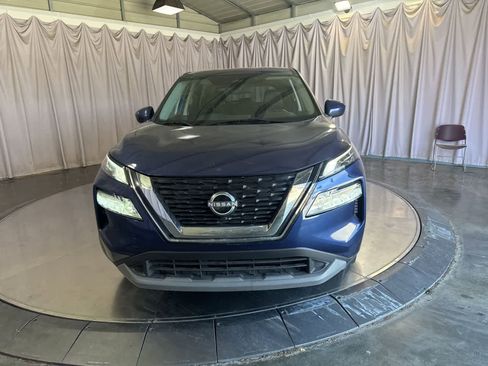 Used 2023 Nissan Rogue SV FWD image 2