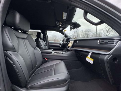 New 2026 Jeep Grand Wagoneer Limited AWD/4WD image 16