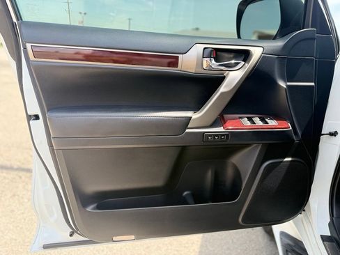 Used 2018 Lexus GX 460 Luxury AWD/4WD image 9