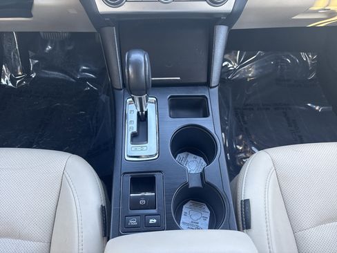 Used 2017 Subaru Outback 2.5i Limited image 21