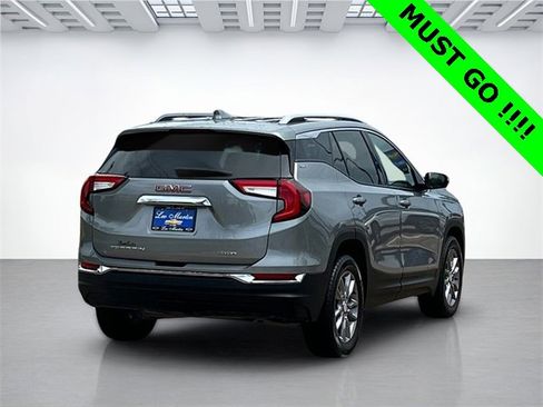 Used 2024 GMC Terrain SLT image 6