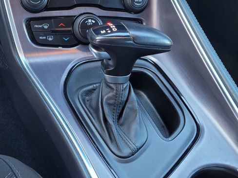 Used 2016 Dodge Challenger SXT image 22