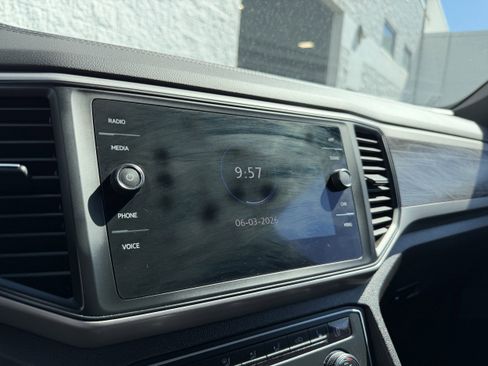Used 2020 Volkswagen Atlas Cross Sport SE AWD/4WD image 21