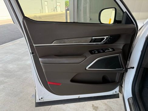 Used 2022 Kia Telluride SX w/ Towing Package FWD image 26