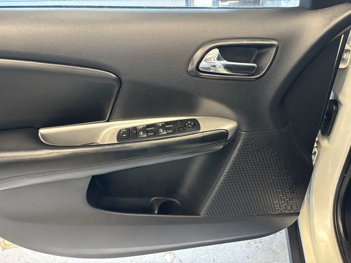 Used 2016 Dodge Journey SE w/ Flexible Seating Group FWD image 18