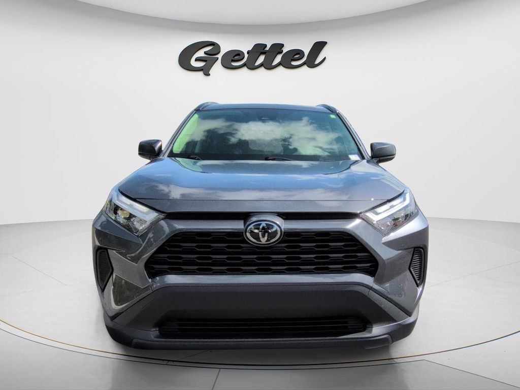 Used 2025 Toyota RAV4 LE AWD/4WD image 2