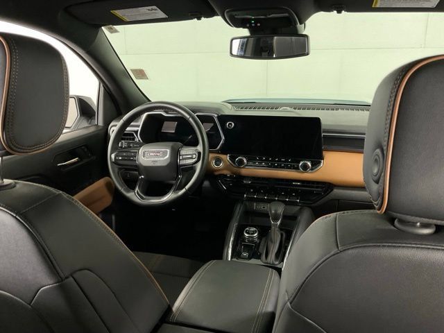 Used 2025 GMC Canyon AT4 w/ Nightfall Edition AWD/4WD image 15