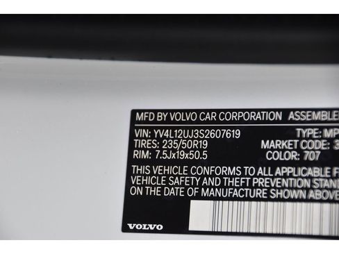 Certified 2025 Volvo XC40 B5 Core w/ Protection Package Premier image 24