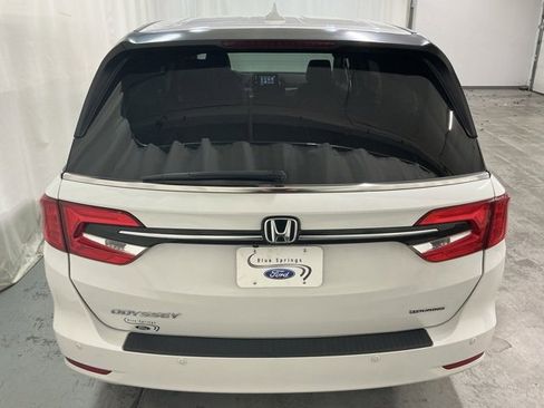 Used 2023 Honda Odyssey Touring image 4