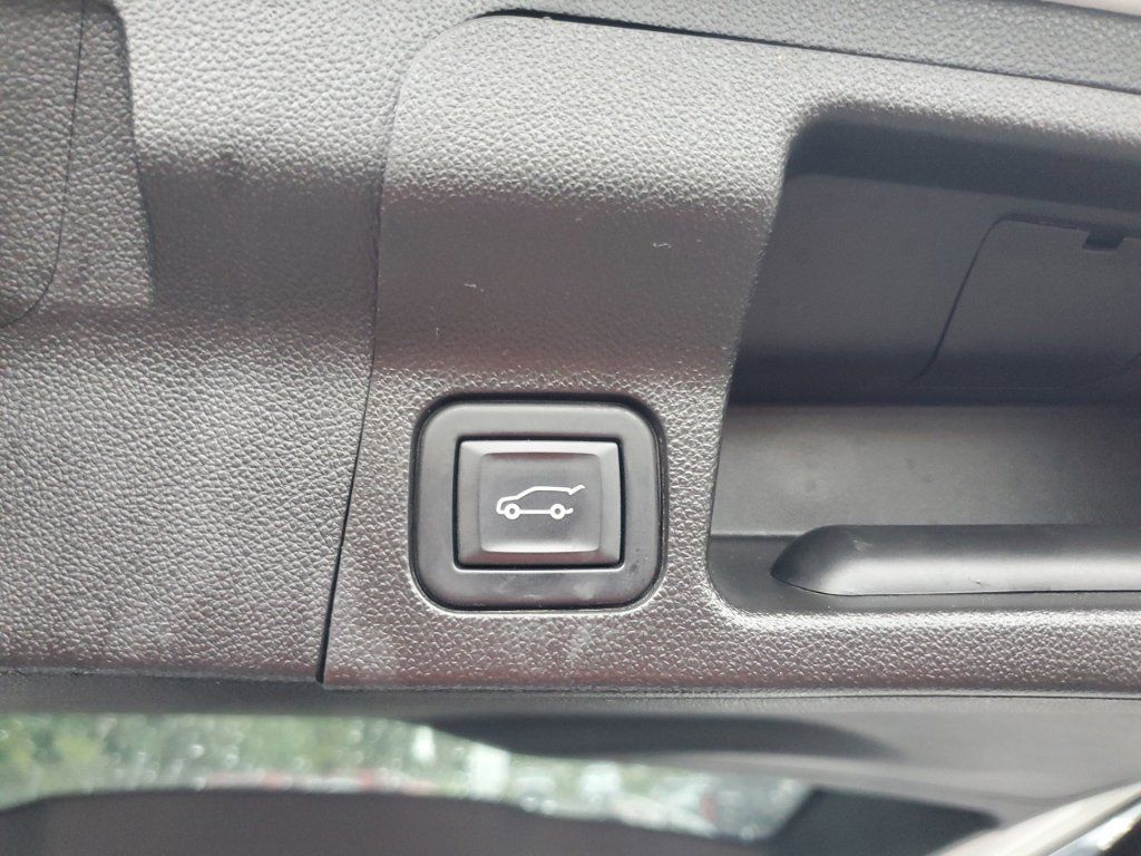 Used 2023 GMC Acadia Denali FWD image 20