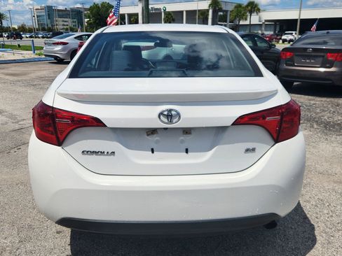 Used 2019 Toyota Corolla SE FWD image 7
