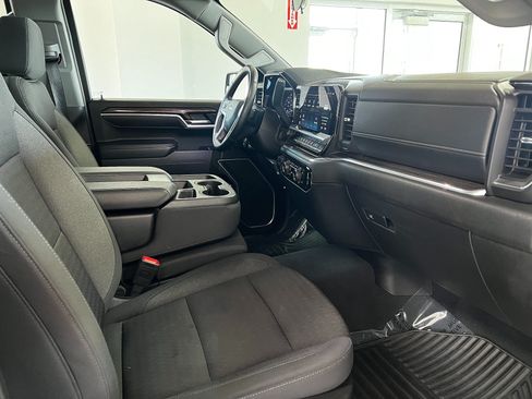 Used 2025 Chevrolet Silverado 1500 LT AWD/4WD image 28