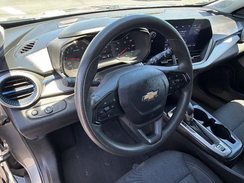 Used 2024 Chevrolet Trax LS FWD image 10