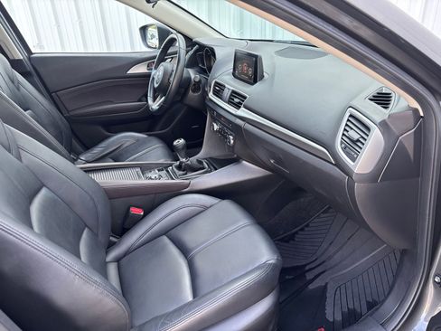 Used 2018 MAZDA MAZDA3 Touring image 37