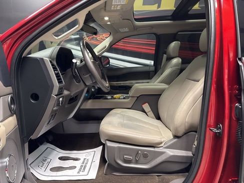 Used 2018 Ford Expedition XLT w/ Equipment Group 202A image 9