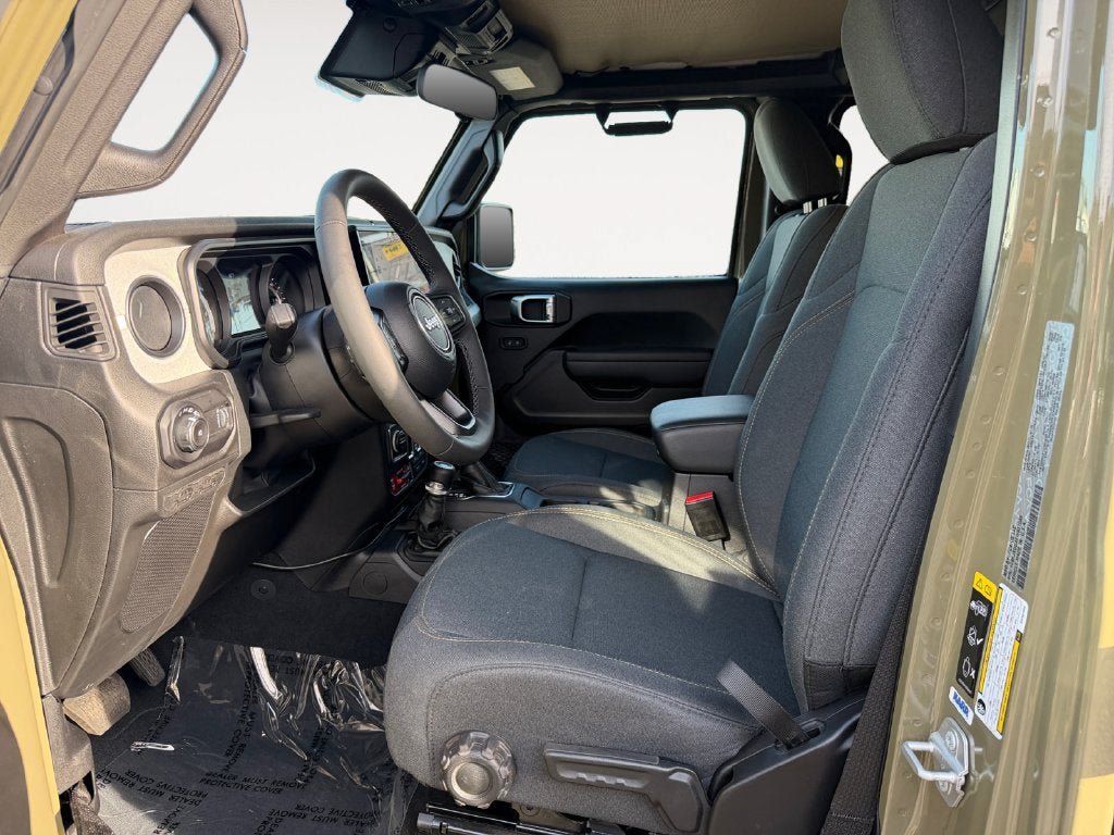 Used 2025 Jeep Wrangler Unlimited Sport AWD/4WD image 21