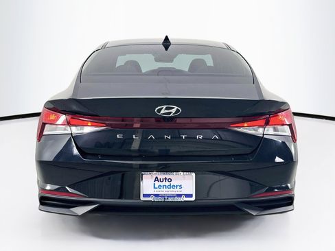 Used 2023 Hyundai Elantra SEL w/ Cargo Package FWD image 6