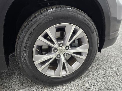 Used 2015 Toyota Highlander XLE FWD image 31