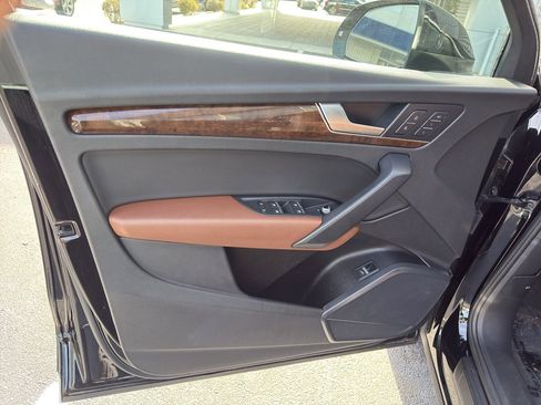 Used 2020 Audi Q5 2.0T Premium w/ Convenience Package image 30