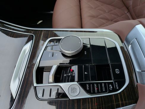 Used 2025 BMW X5 M60i w/ Climate Comfort Package image 20