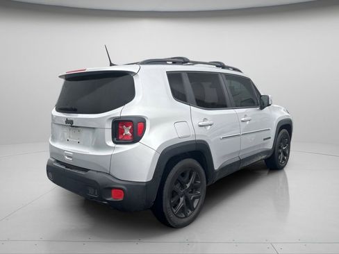 Used 2018 Jeep Renegade Altitude image 4