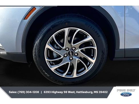 Used 2022 Lincoln Corsair FWD image 8