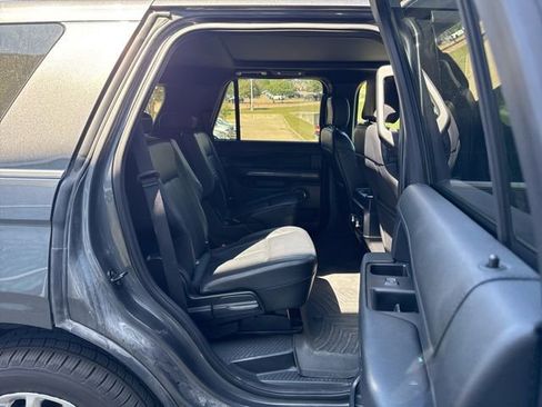 Used 2020 Ford Expedition XLT w/ Equipment Group 202A image 11