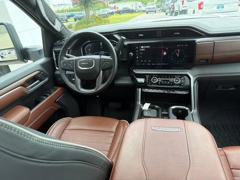 Used 2025 GMC Sierra 2500 Denali Ultimate AWD/4WD image 15