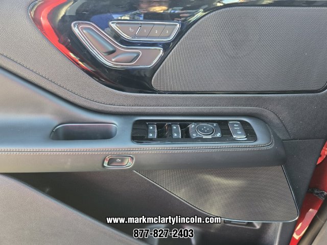 New 2026 Lincoln Aviator 2WD w/ Jet Appearance Package image 21