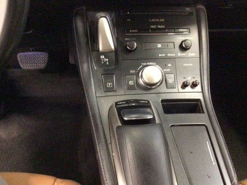 Used 2014 Lexus CT 200h FWD image 23