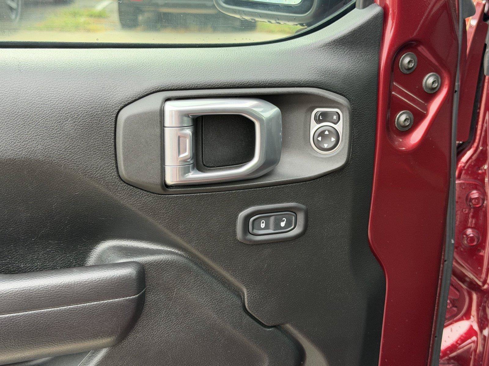 Used 2021 Jeep Gladiator Mojave AWD/4WD image 13