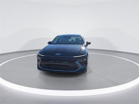 Certified 2025 Hyundai Sonata SE image 3