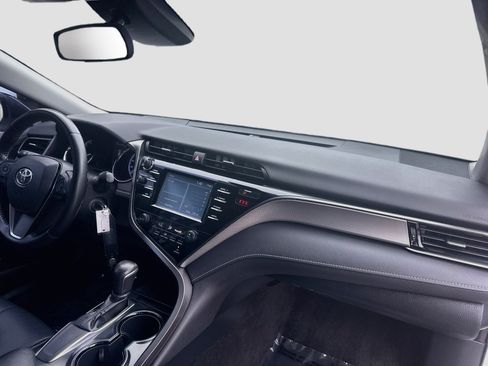 Used 2019 Toyota Camry SE FWD image 29