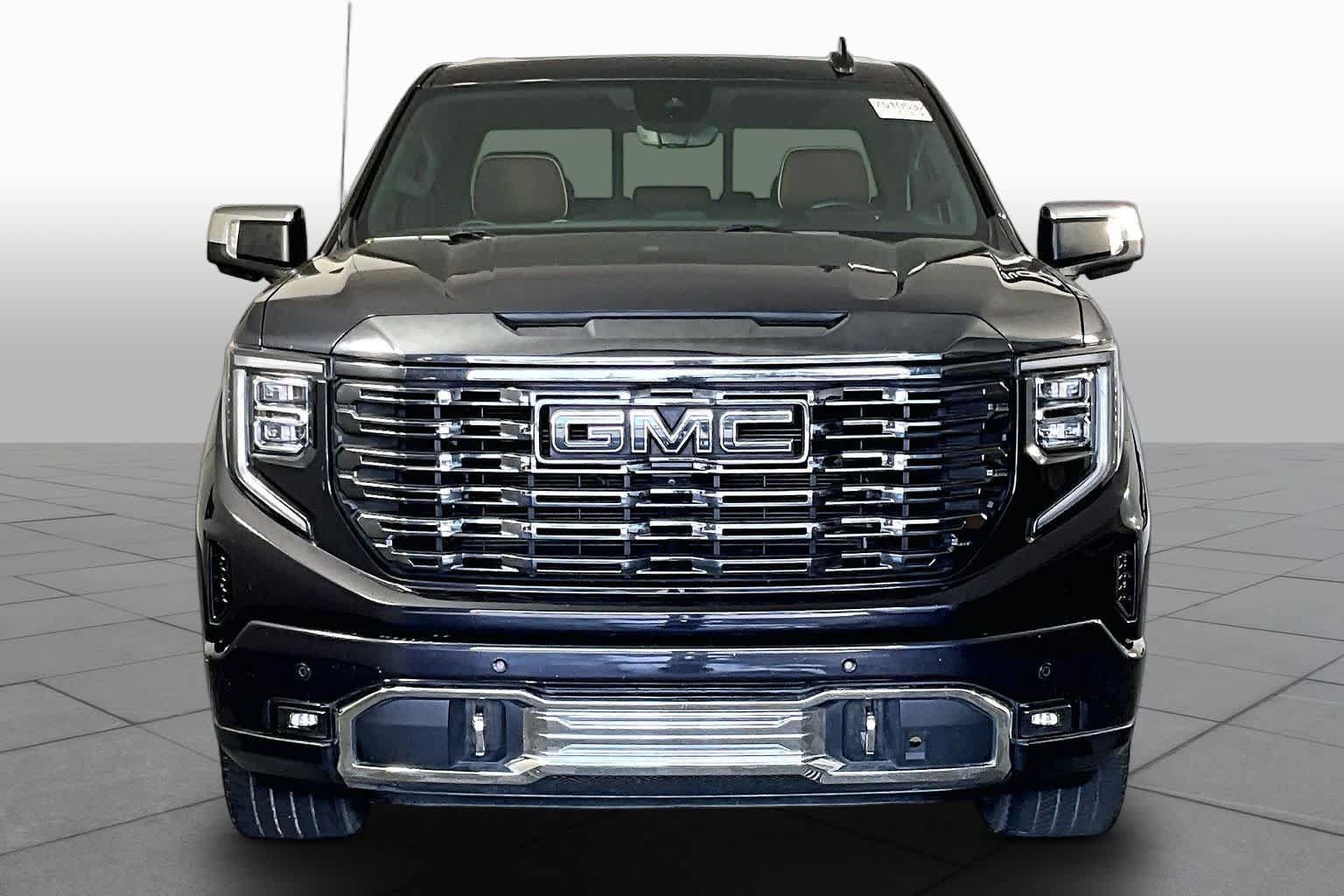 Used 2023 GMC Sierra 1500 Denali Ultimate AWD/4WD image 4
