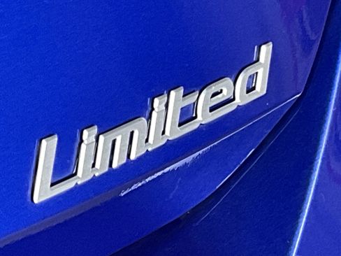 Used 2024 Hyundai Elantra Limited image 8