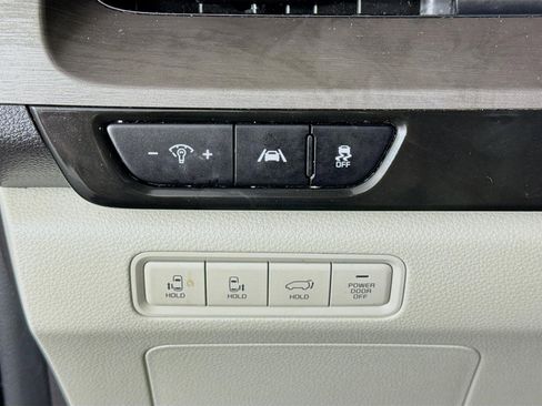 Certified 2024 Kia Carnival SX image 10