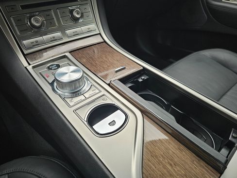 Used 2009 Jaguar XF Premium RWD image 29