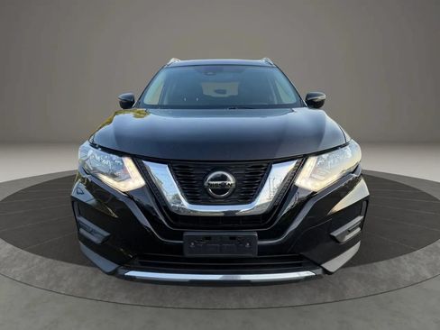 Used 2020 Nissan Rogue SV FWD image 2
