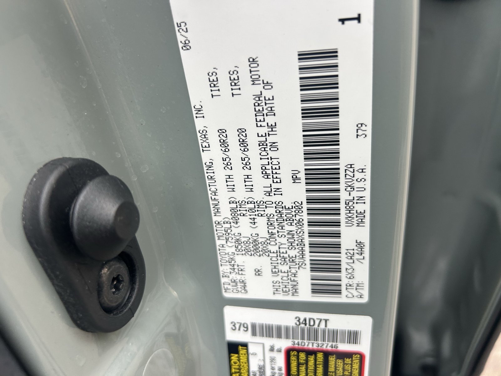 Used 2025 Toyota Sequoia Platinum AWD/4WD image 35