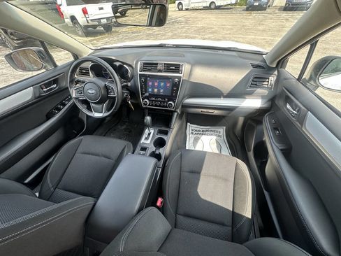 Used 2018 Subaru Outback 2.5i Premium image 15
