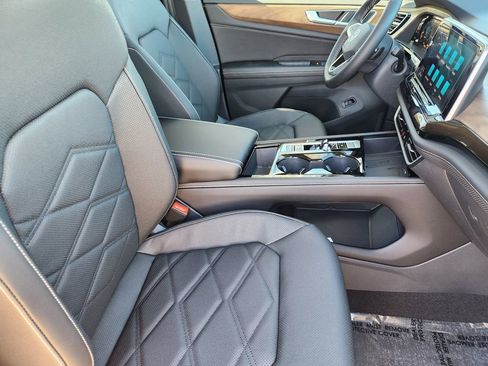 New 2026 Volkswagen Atlas SE image 4